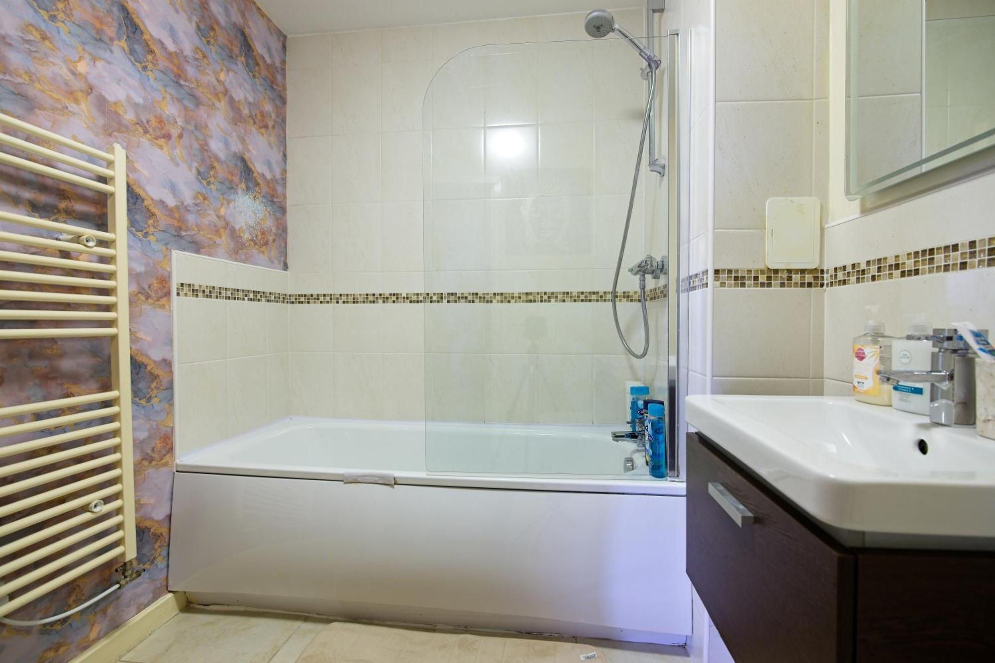 Five Star Rated Condo Manchester Extérieur photo